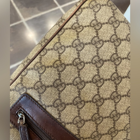 Authentic Gucci Crossbody/Messenger - Picture 6 of 8